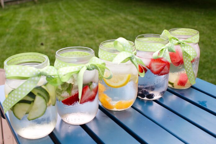 5 Fruit-Flavored Water Ideas - Mom to Mom Nutrition